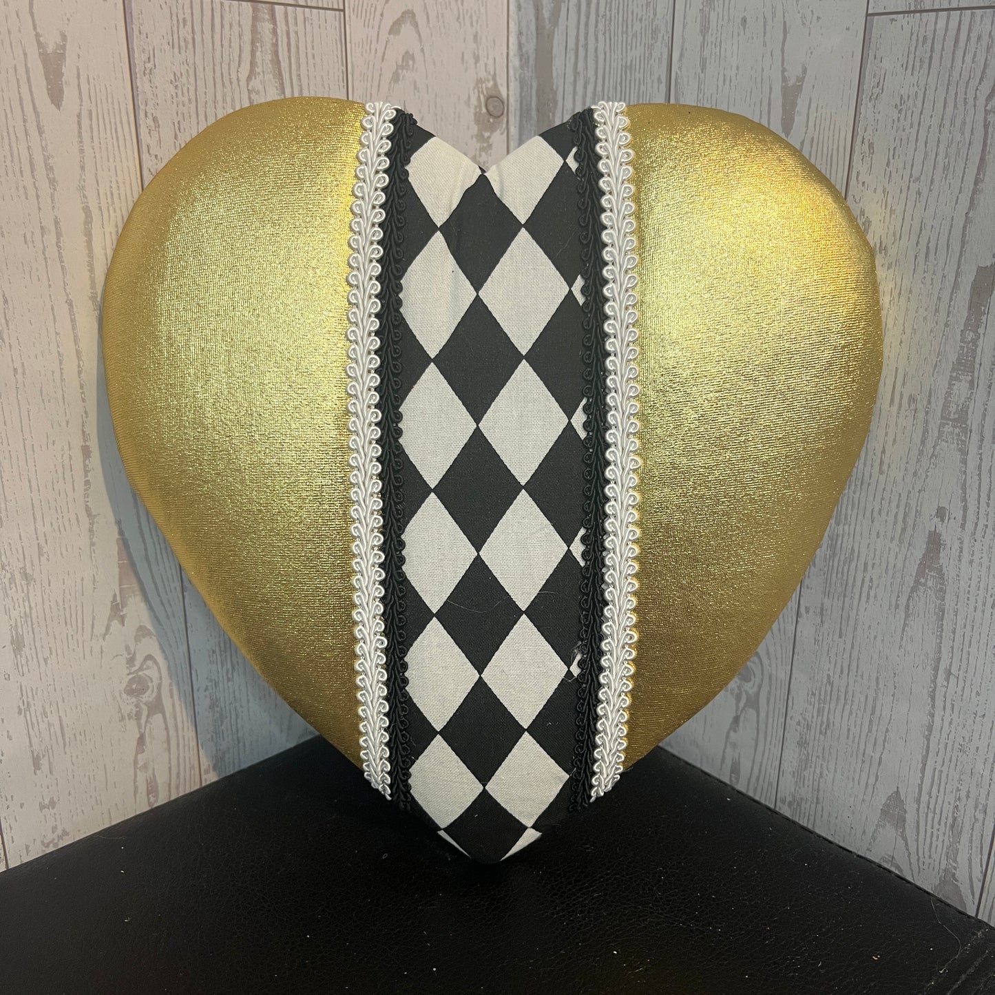 8.5" Harlequin and gold Heart Attachment