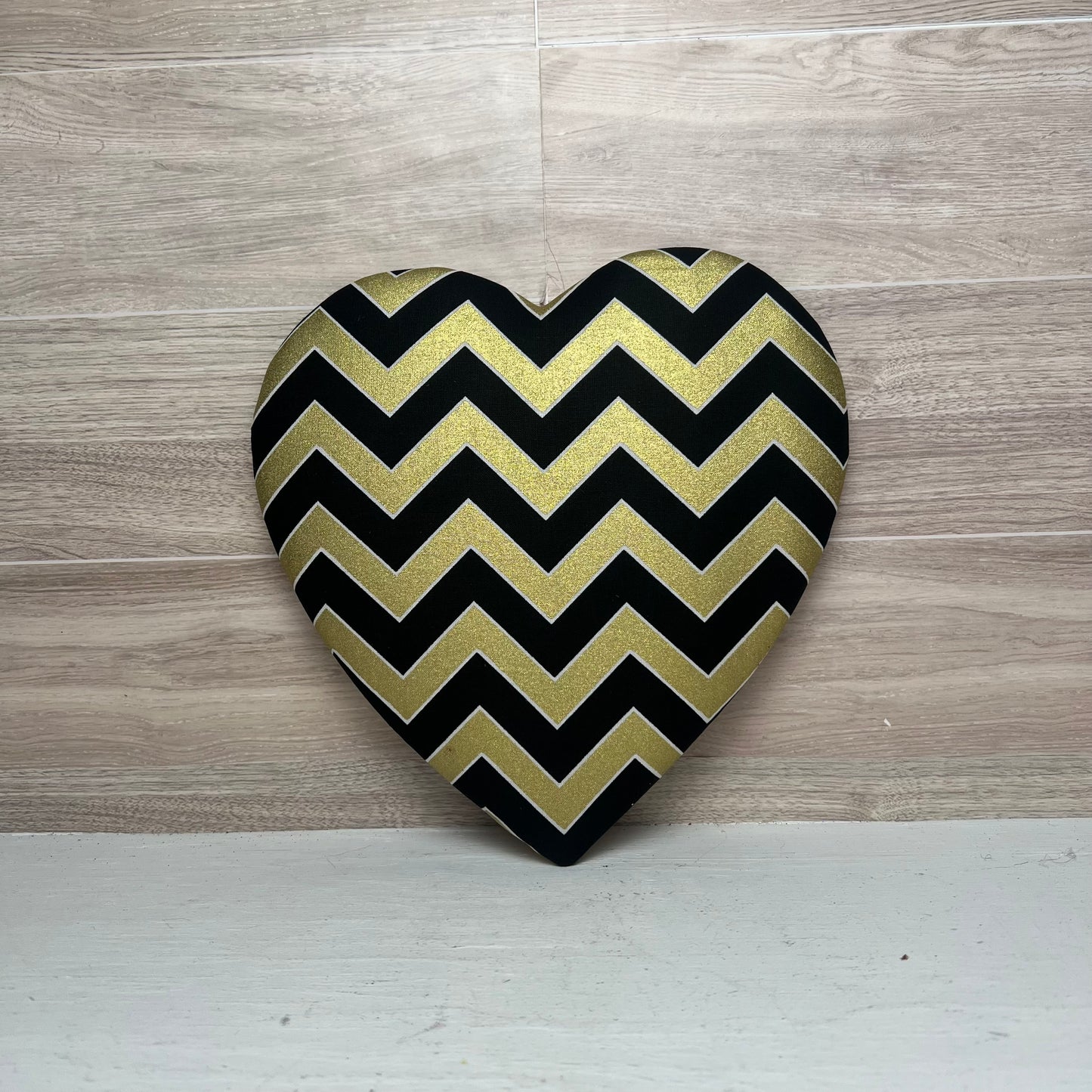 8.5" Black & Gold Chevron Heart Attachment