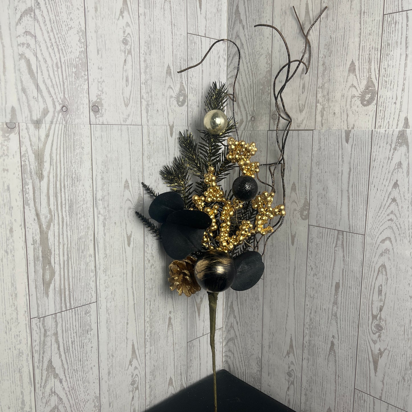 16"L Berry Spruce Bakk Pick Gold Black