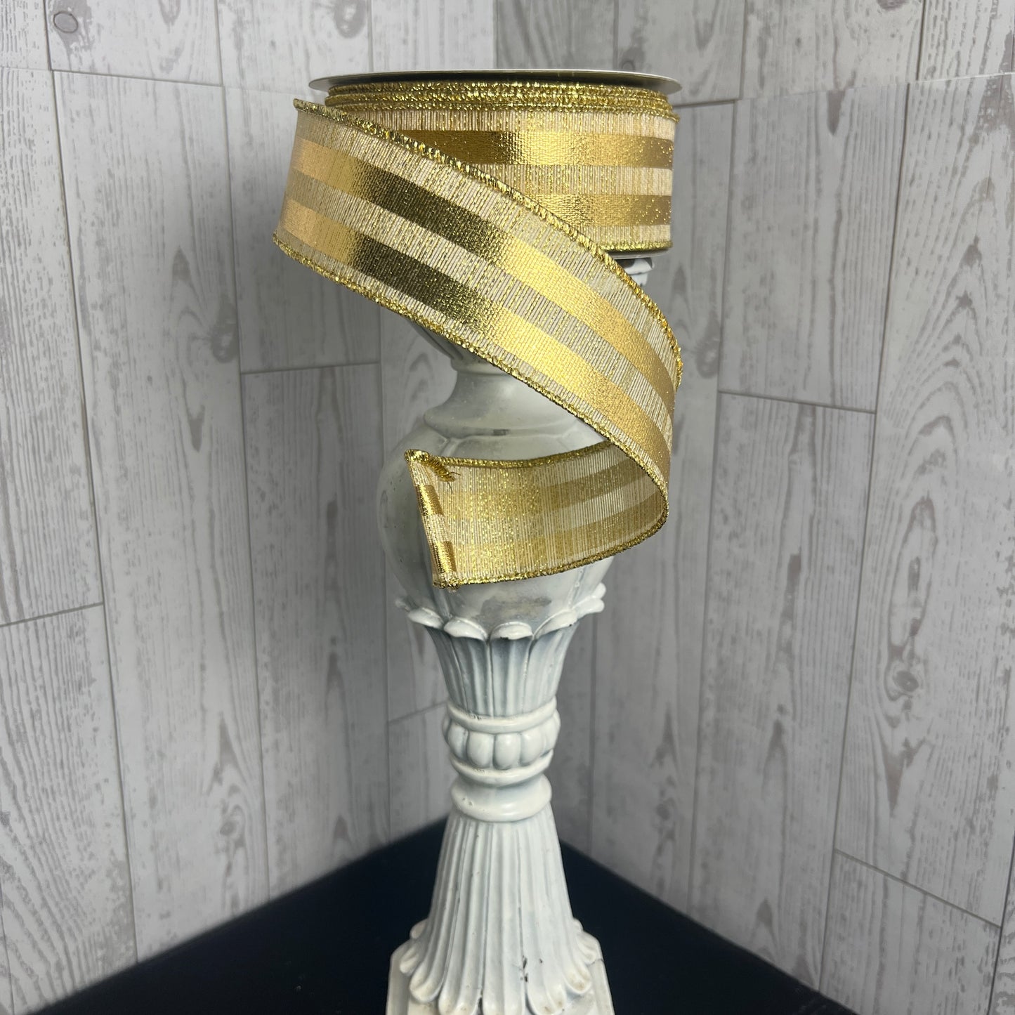 1.5"X10YD METALLIC VERTICAL STRIPES Gold
