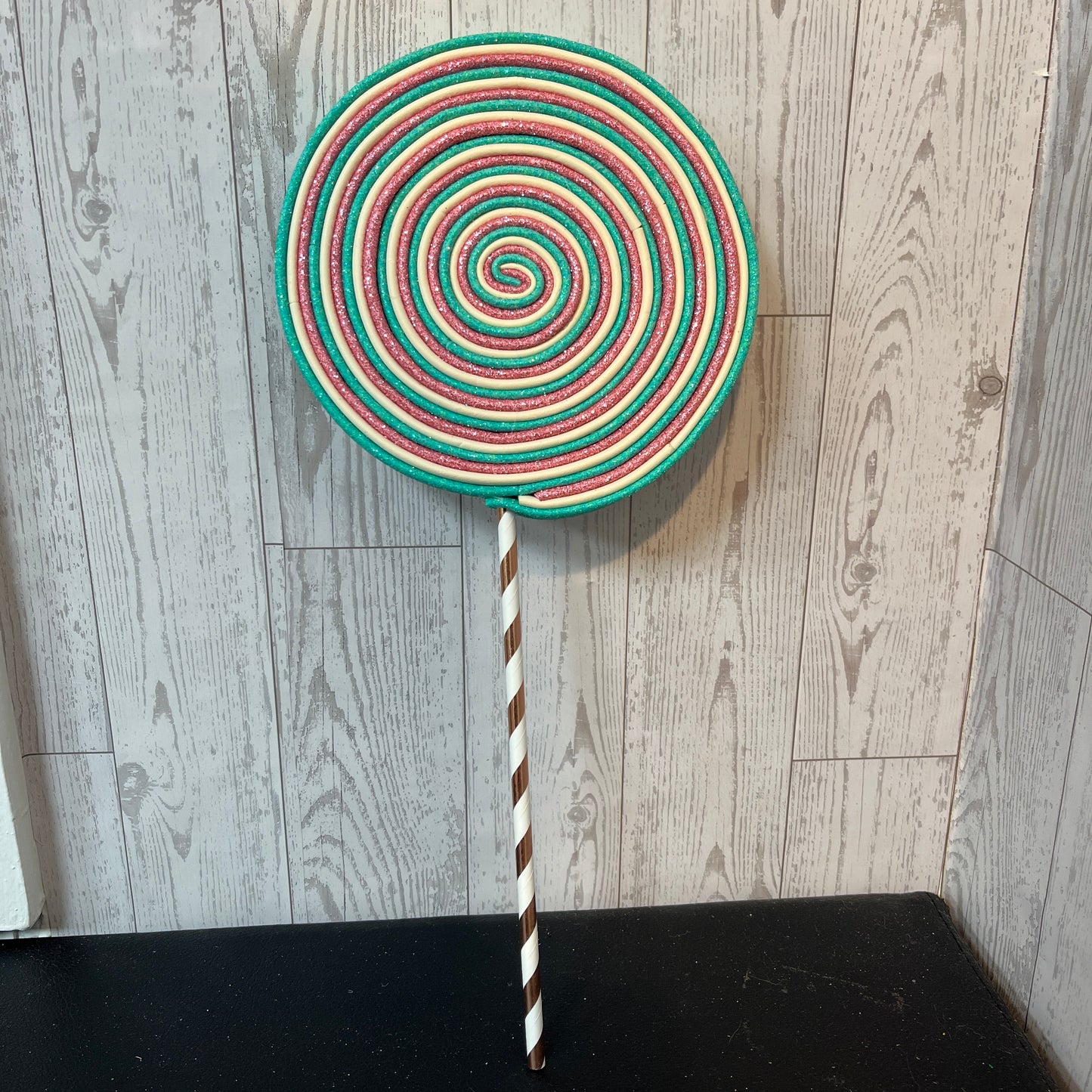 XL Lollipops (1) Mint Green, Light pink, cream
