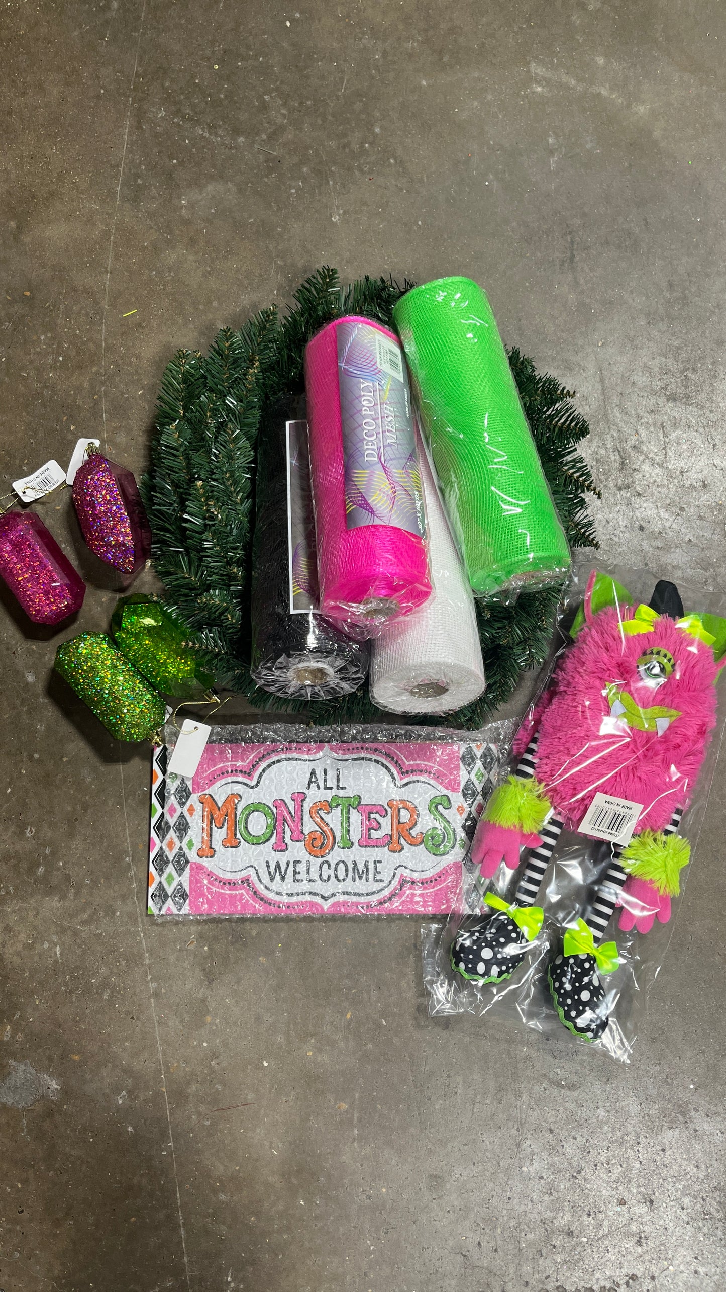 Monster Wreath Kit