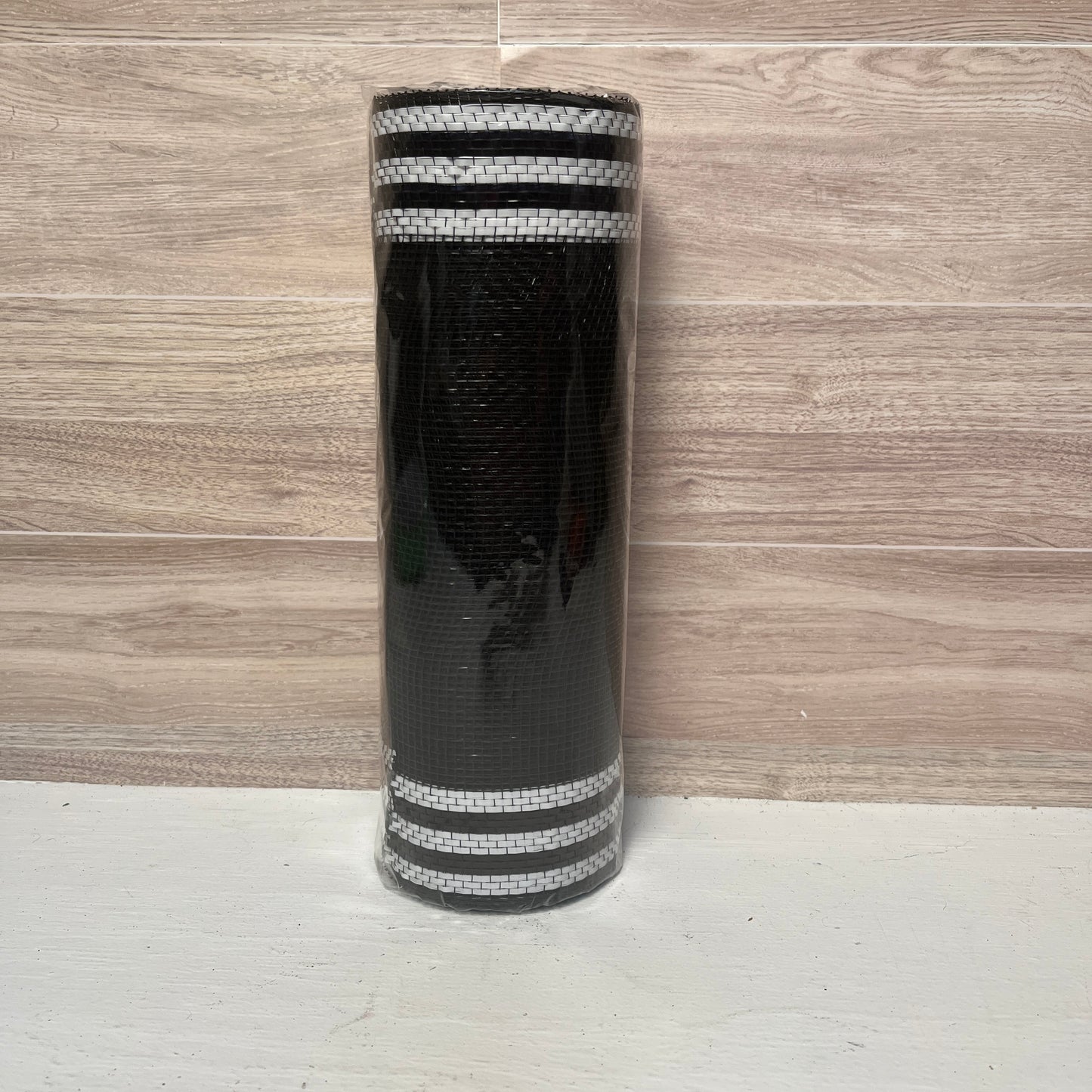 10X10YD Black and White W/ Foil Trim Mesh