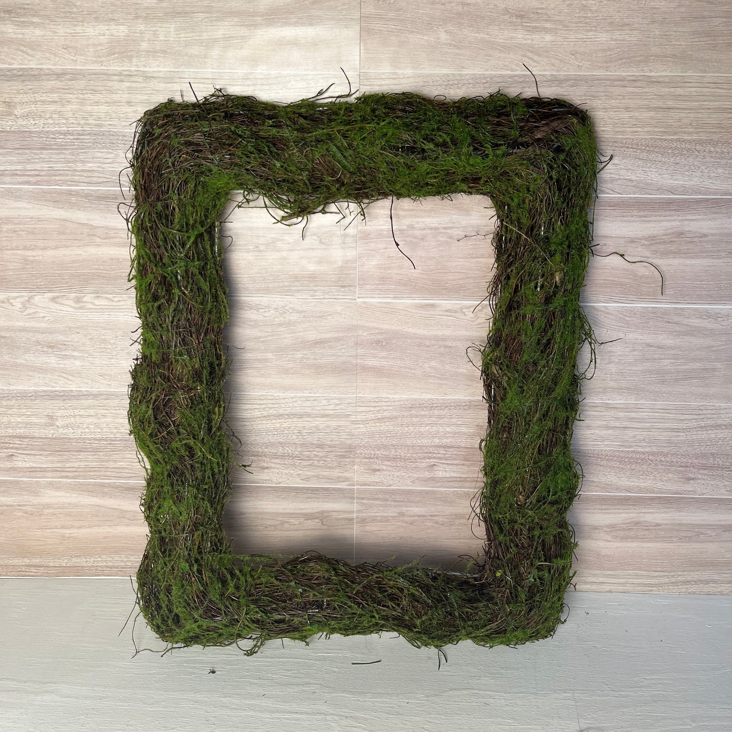 Rectangle & Vine Moss Base