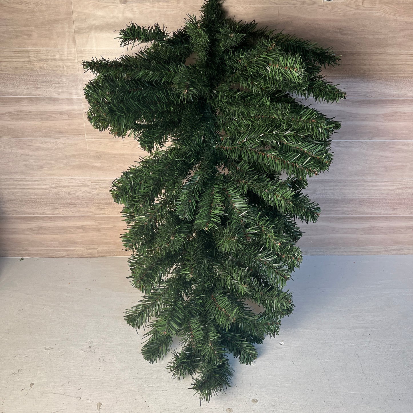 32" Evergreen Teardrop PVC Pine Swag Base