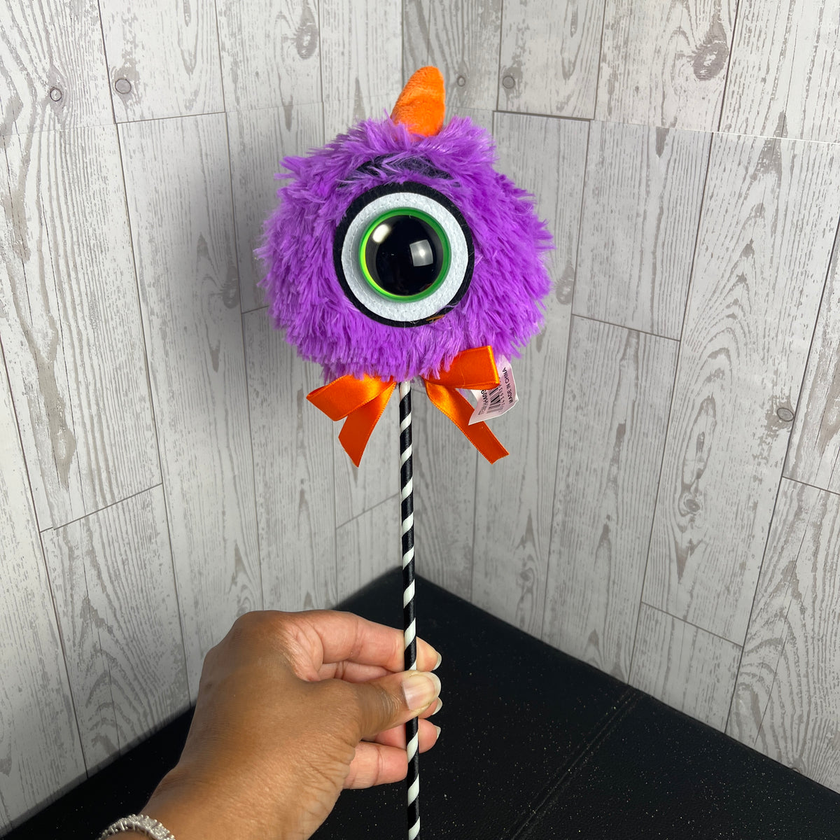 15"L ONE EYED MONSTER W/HORN PICK-Purple