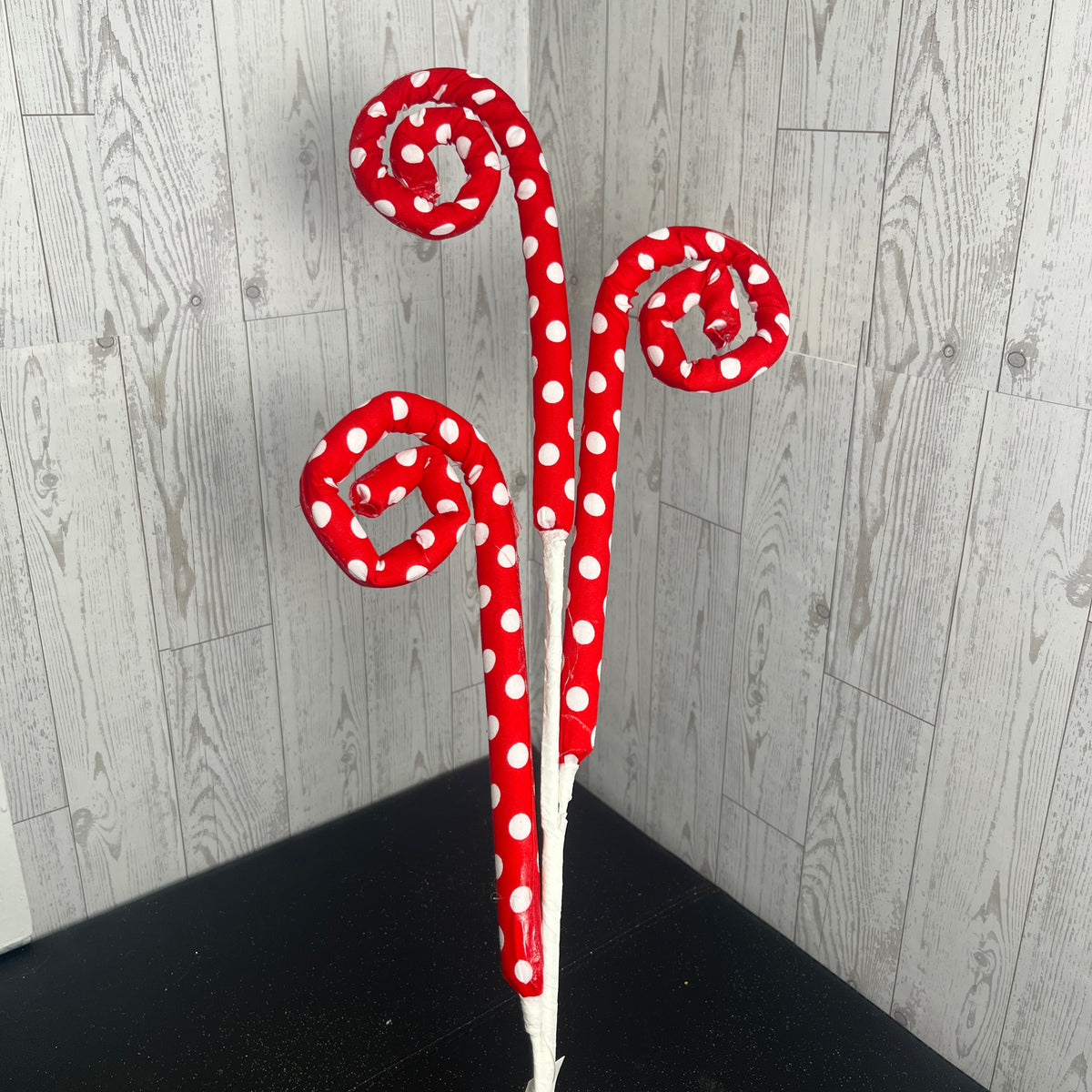 27" L Polka Dot Red White  Spray