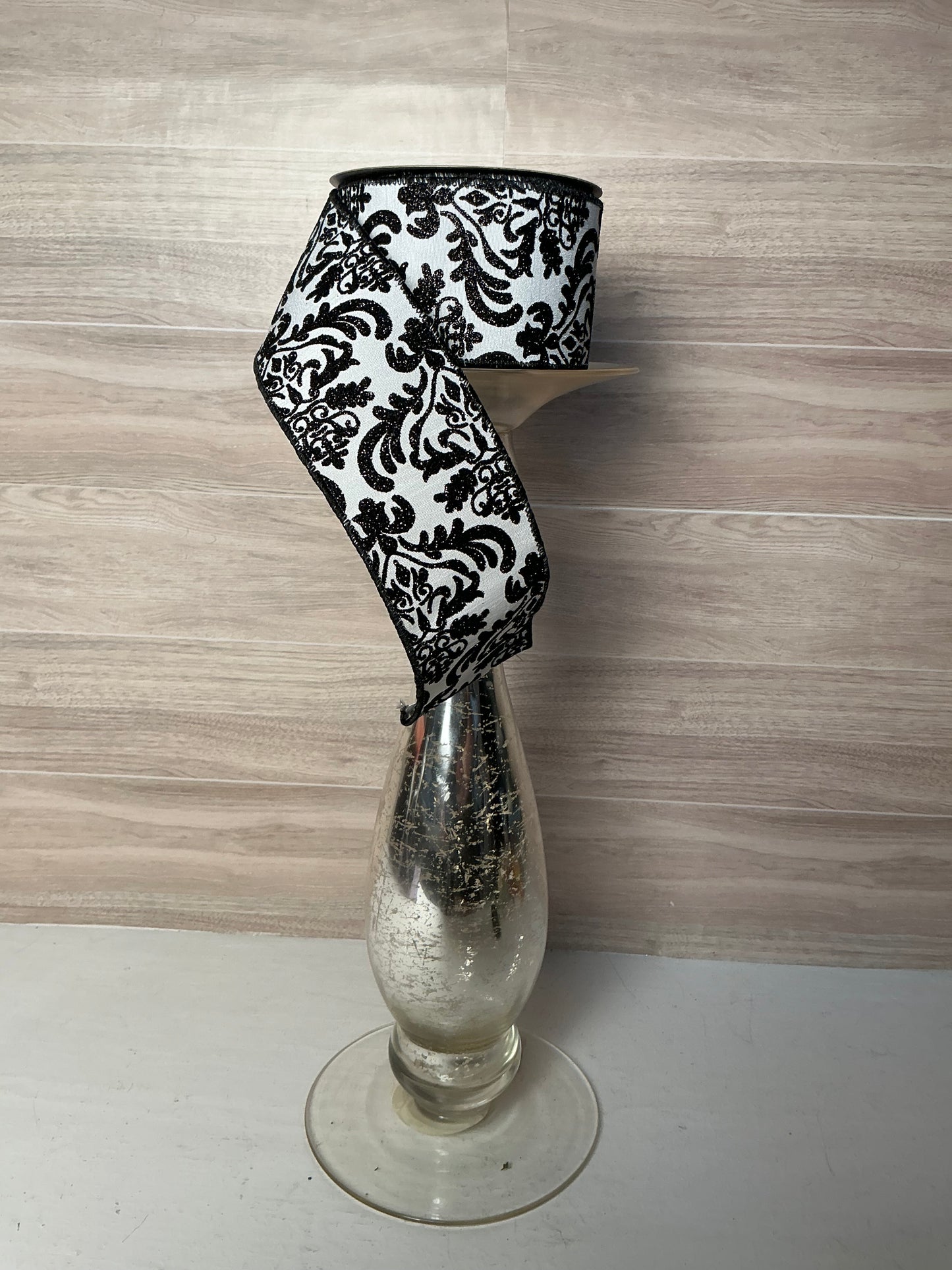 2.5"X10YD GLITTER MINI LEAF VINES- White & Black