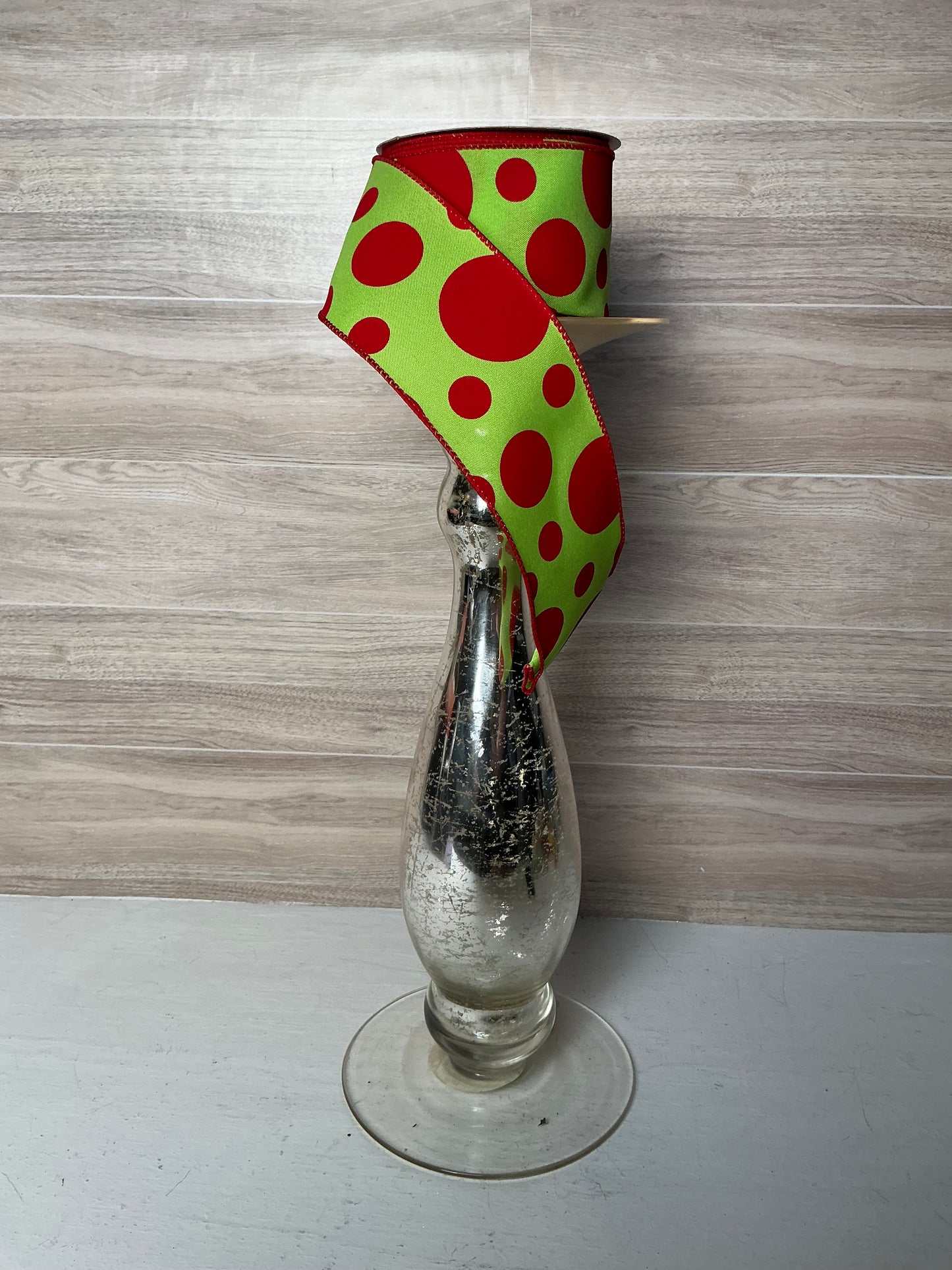 2.5"X10YD GIANT THREE SIZE DOT/PG FABRIC Lime Green & Red