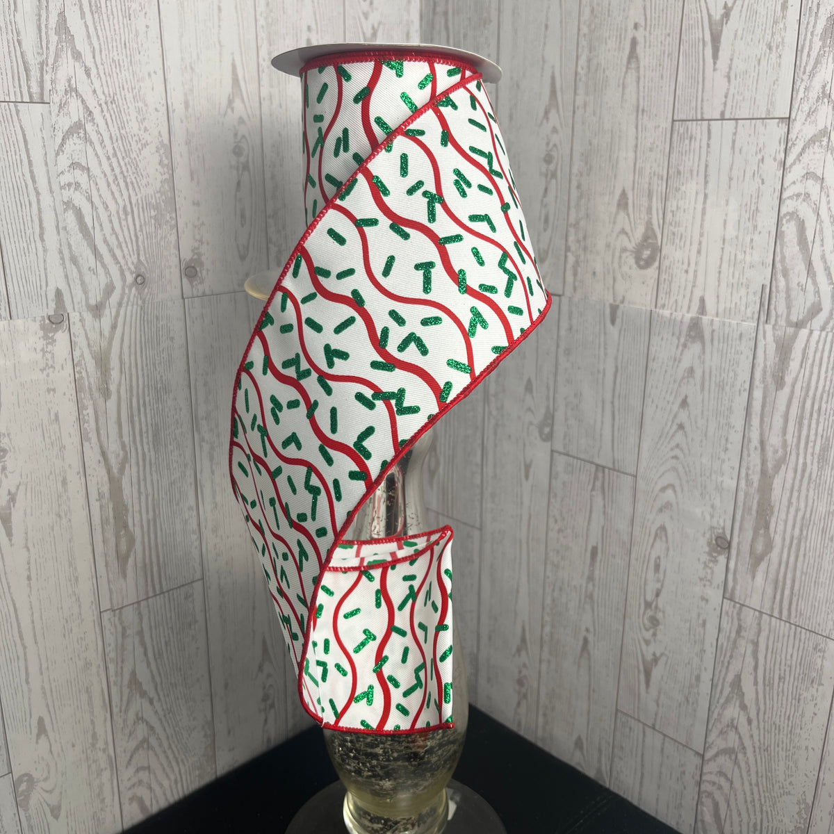 4"X10YD WAVY STRIPE W/SPRINKLES White Red Emerald