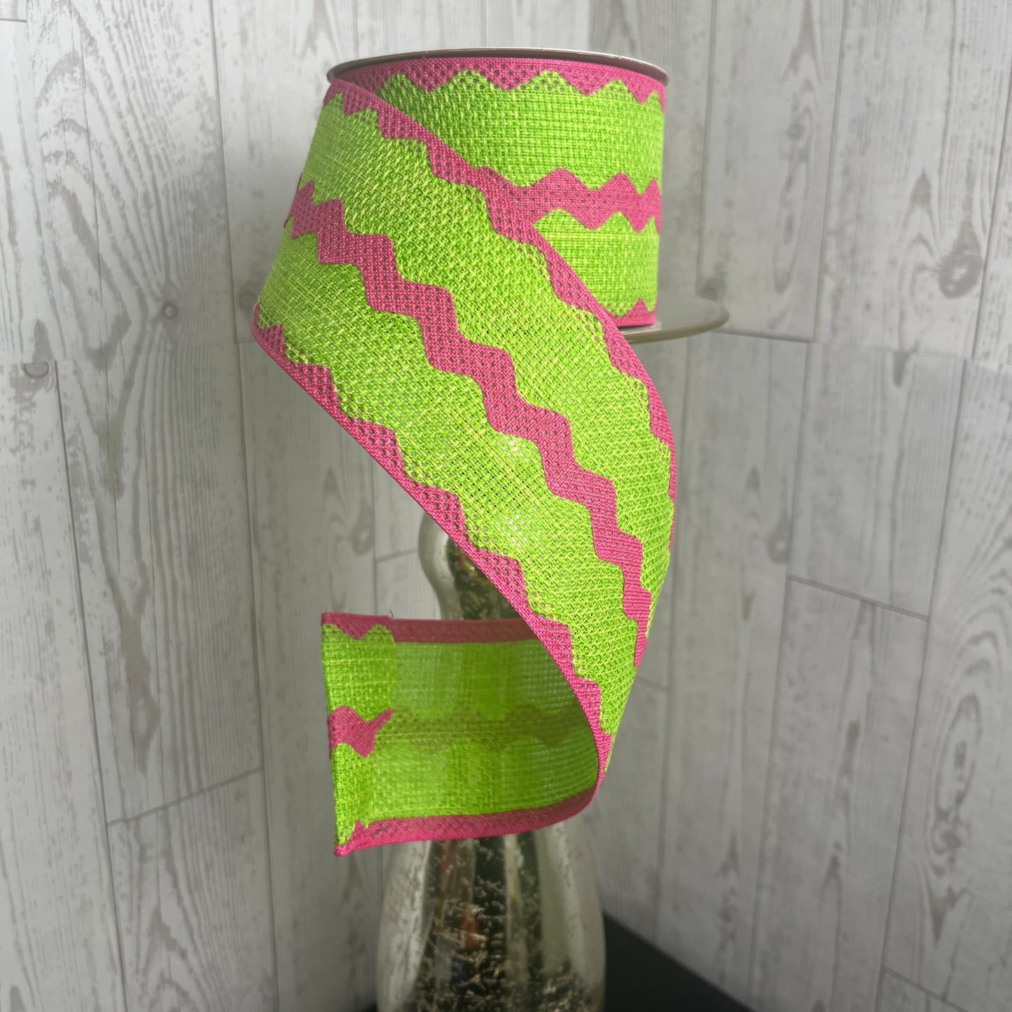 2.5"X10YD ROYAL BURLAP RIC RAC Lime Green Pink