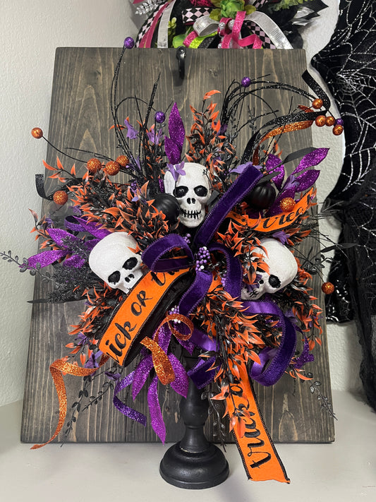 3 Skull headed Centerpiece