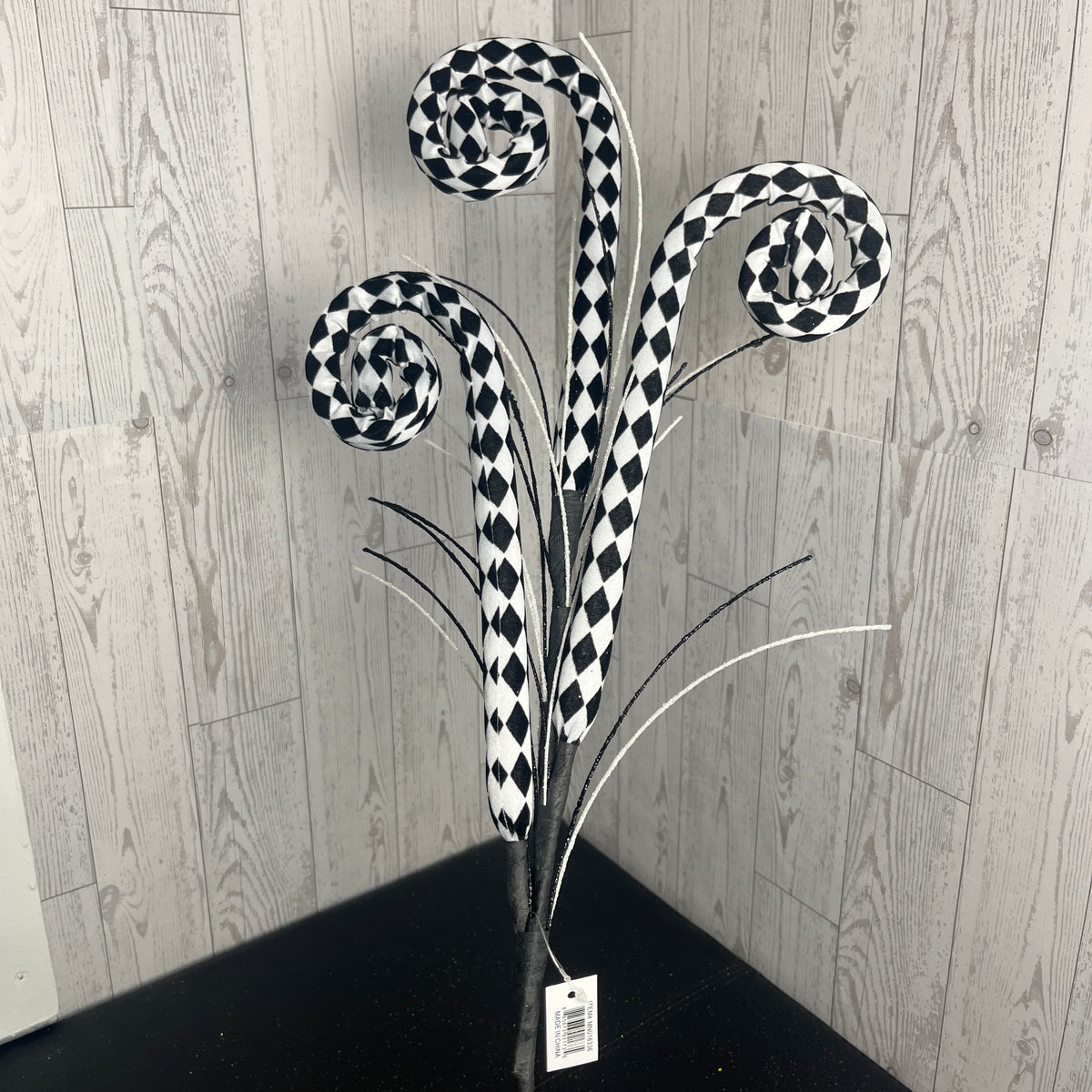 31"L Harlequin Tubing Coil Spray
