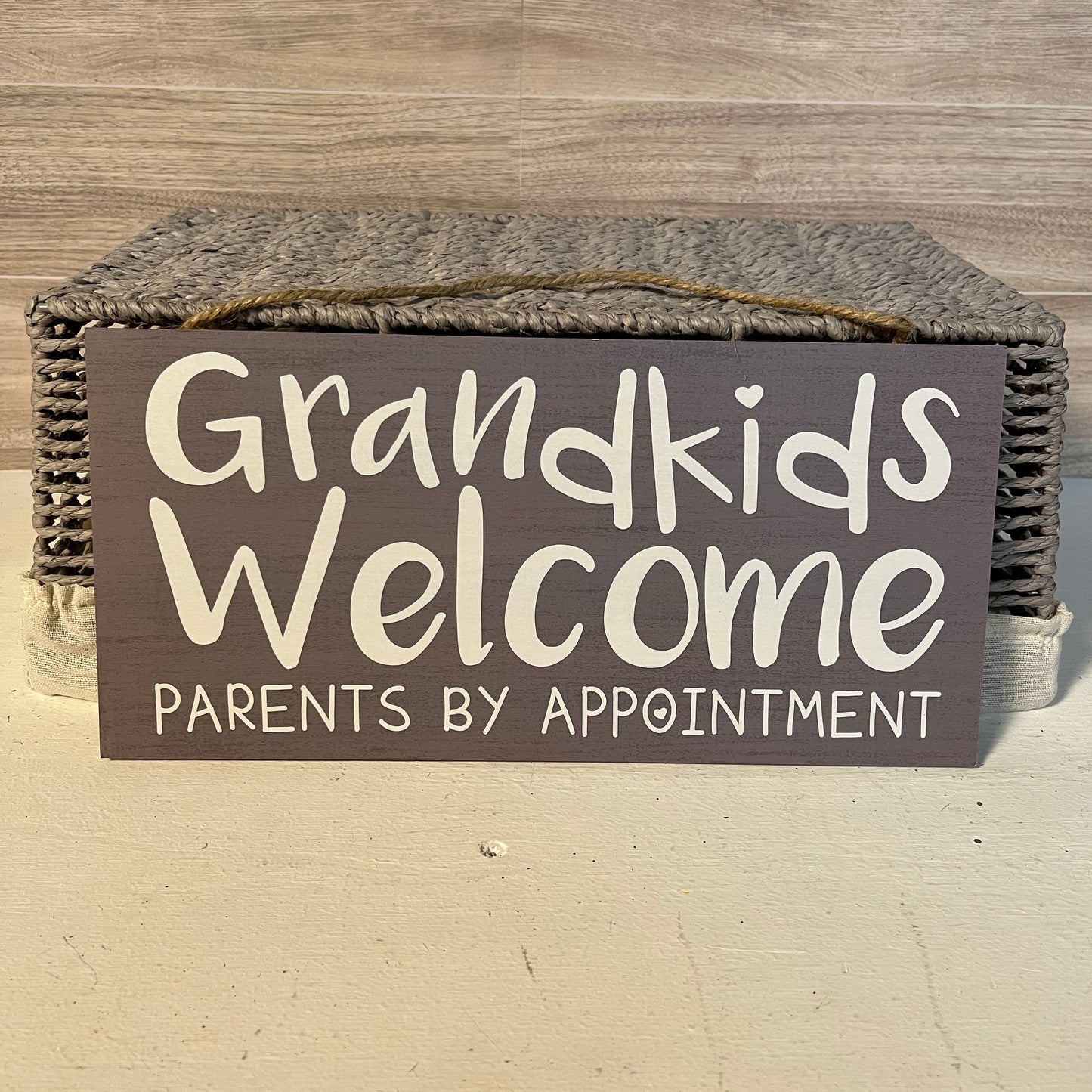 Grandkids Welcome wooden wreath sign