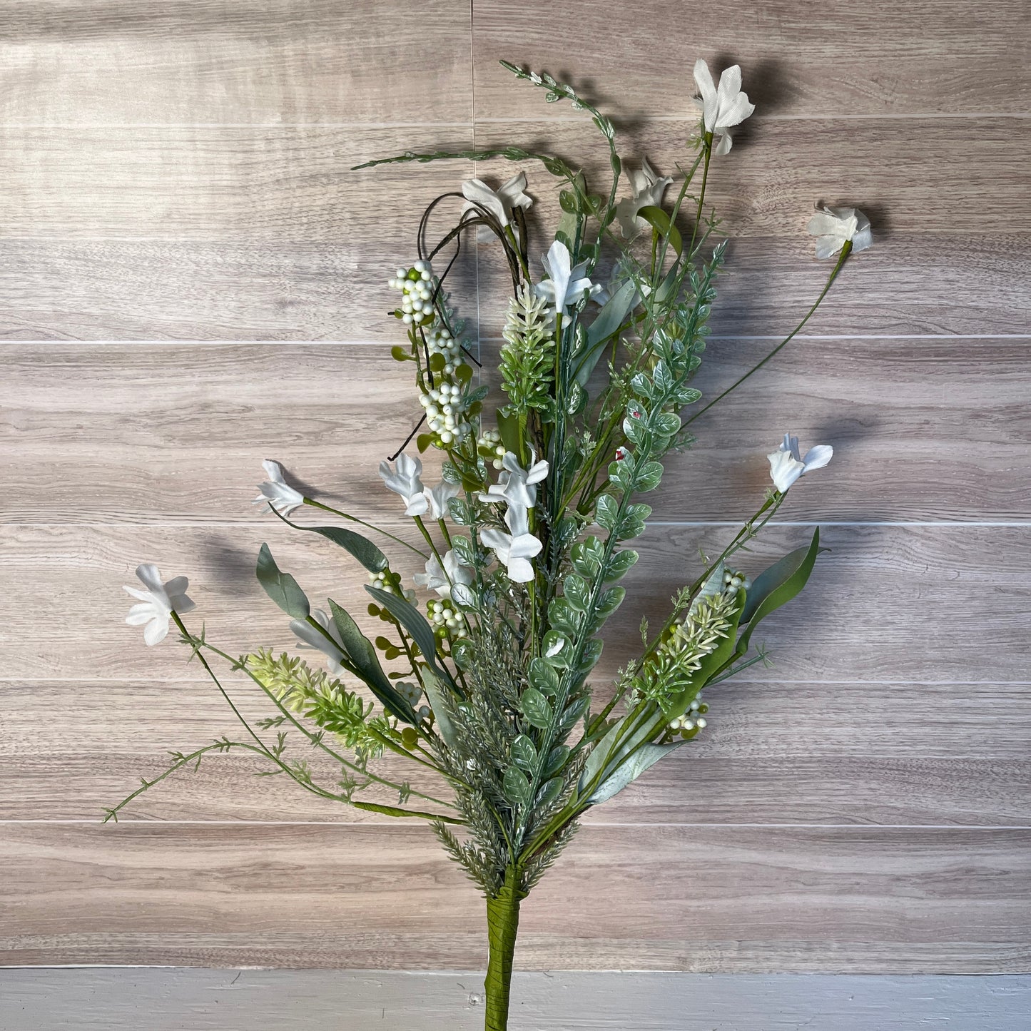 White Floral Piglet Filler Greenery Stem