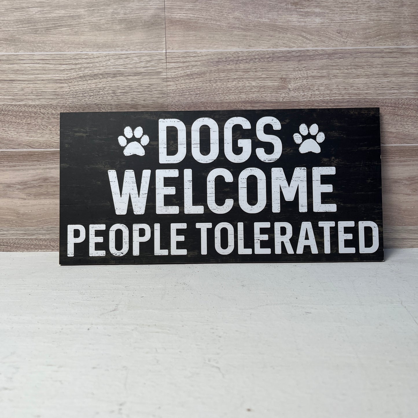 Dogs Welcome Wooden wreath sign