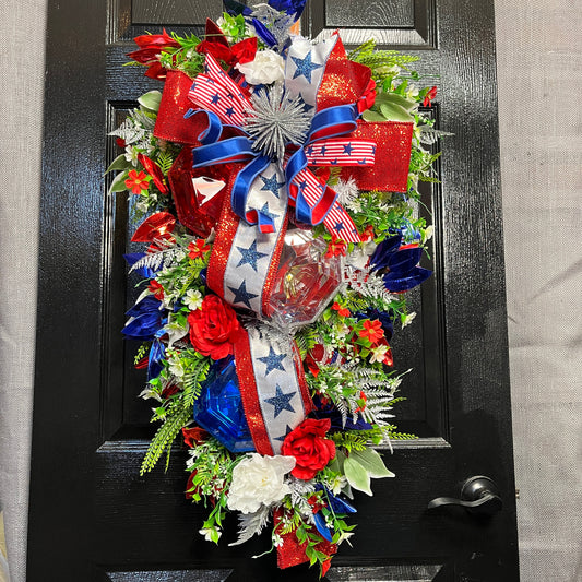30" Patriotic Evergreen Teardrop Swag Wreath